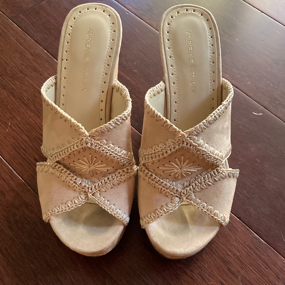 Adrienne Vittadini Neutral Beige Cork and Suede Wedged Slide Sandals Size 6